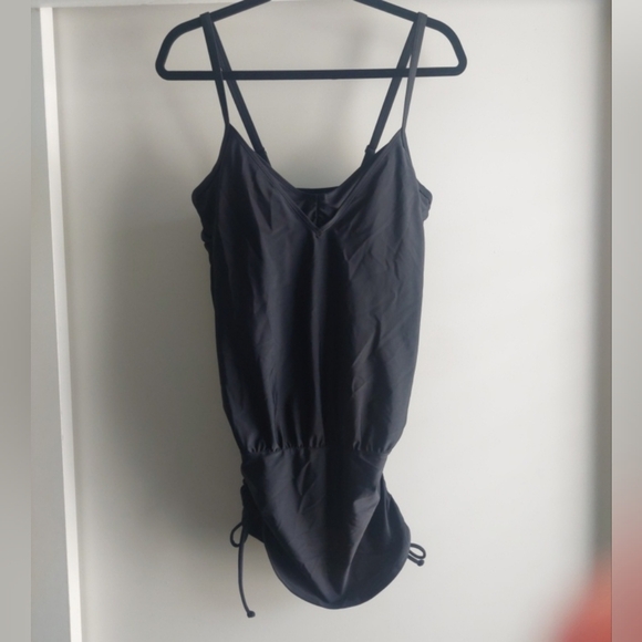 Athleta Swim Top Modest Beach Resortwear Black 36 B/C Summer Athletic - Picture 2 of 6